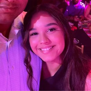 Meet your Posher, Alondra